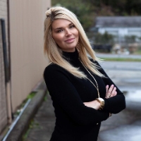 Andrea Nicole - Commercial Advisor