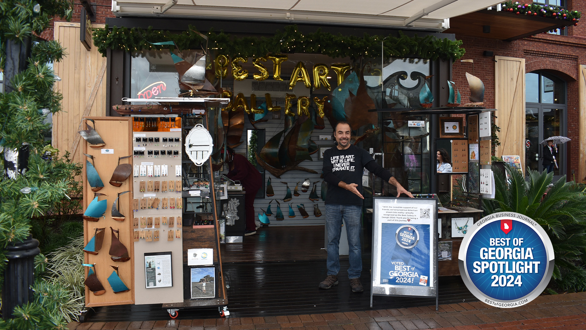 Anchored in Art: Sailboats, Jewelry, and Stories at Jorge Lastra Art Gallery